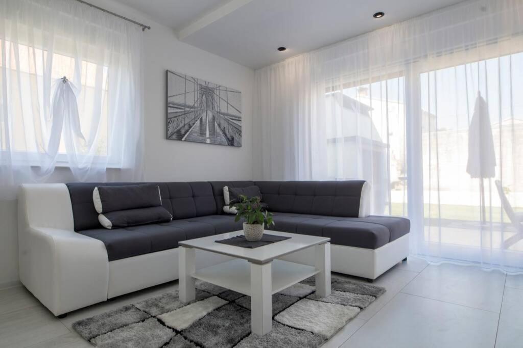 וודיצה Holiday House Gavran מראה חיצוני תמונה
